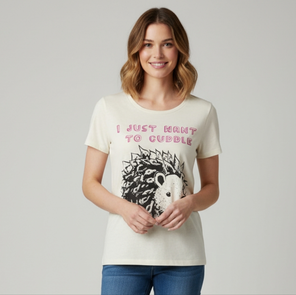 Fuego Ivory Cream "I Just Want To Cuddle" Hedgehog Graphic T-Shirt Size XS